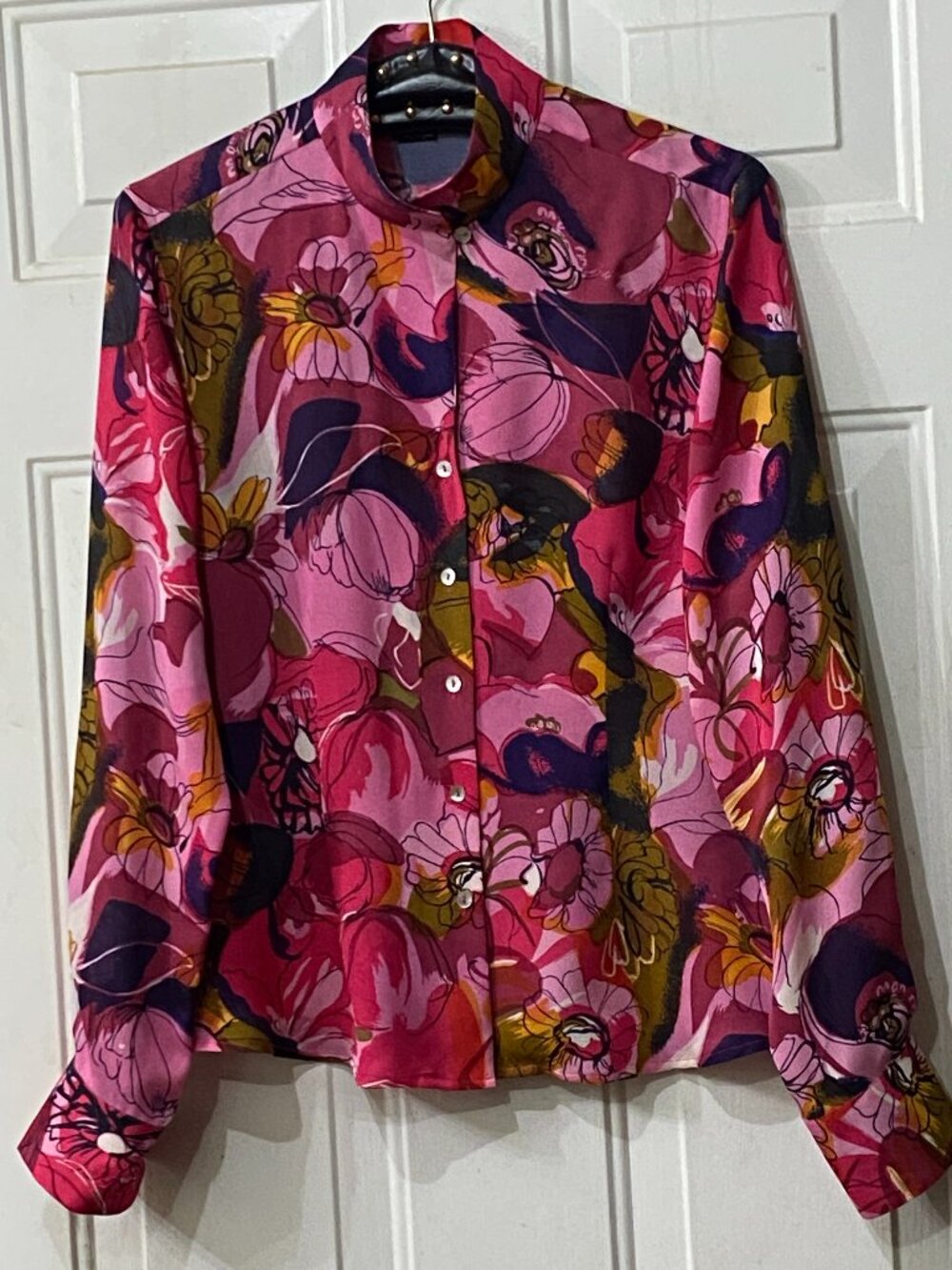 Ishyu Silk Womens Sz M Blouse Button Up Long Sleeve Pink/Multi Floral